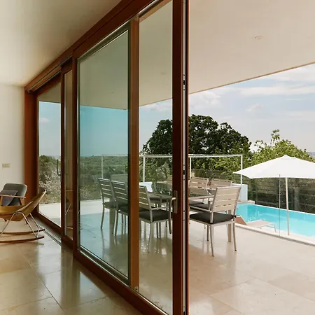 Villa Aurora - *